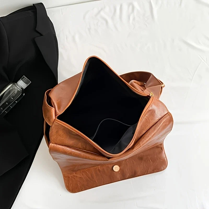 Madison™ - Vintage Messenger Bag