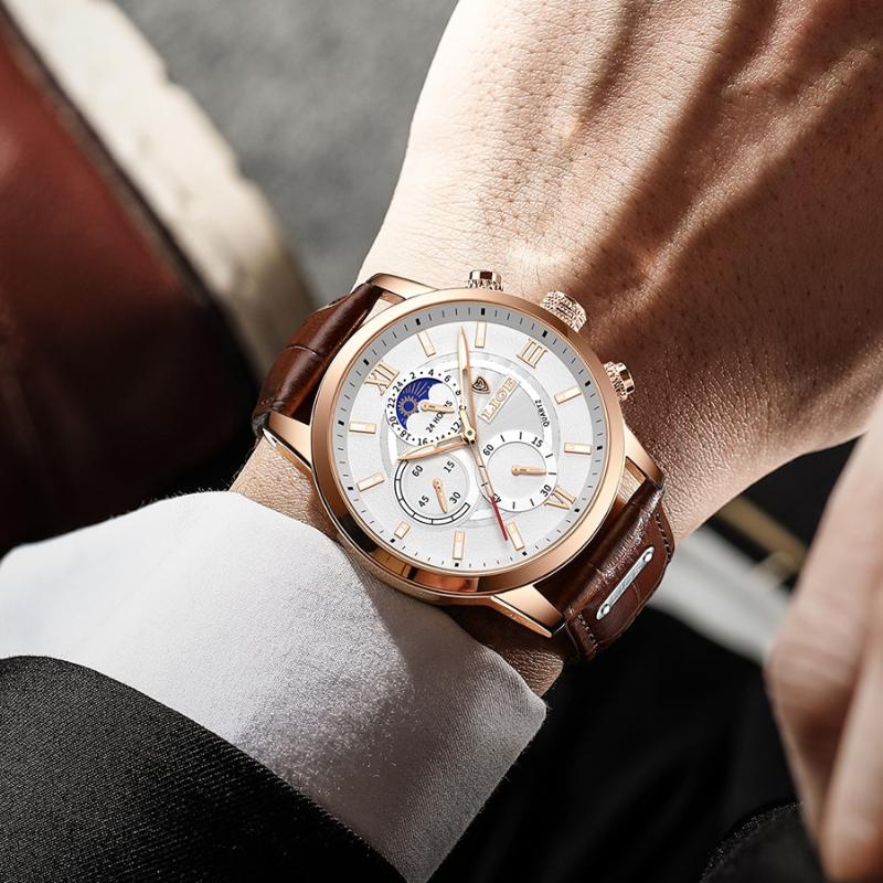 William™ - Classic Sports Watch