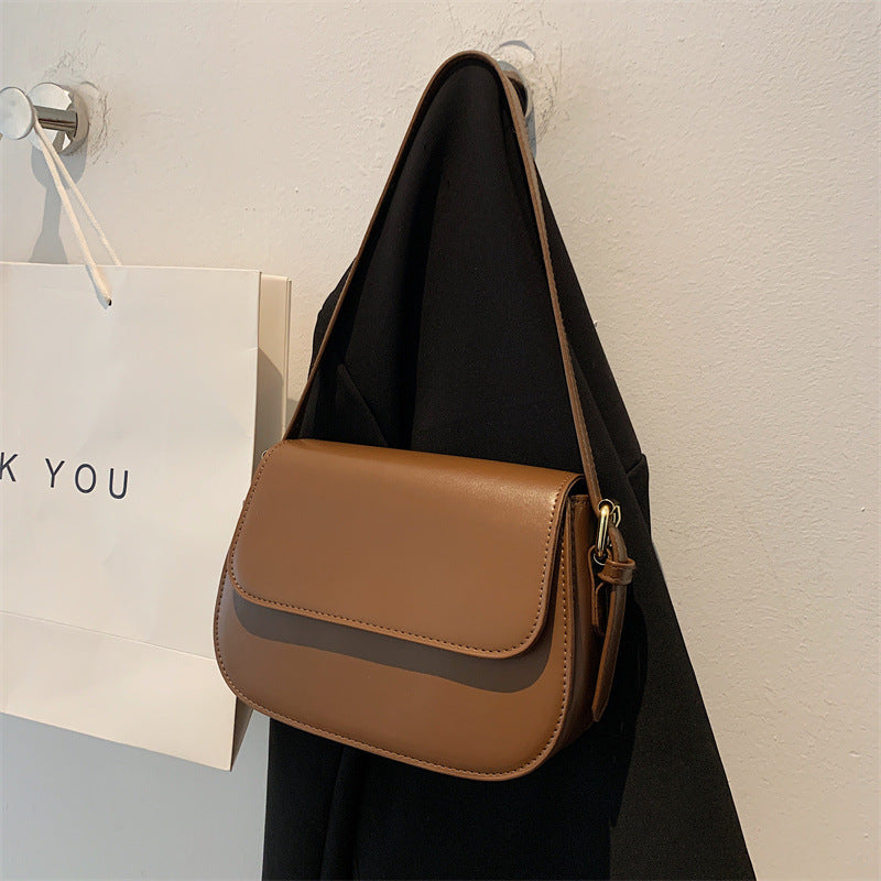 Avery - Crossbody Leather Saddle Bag