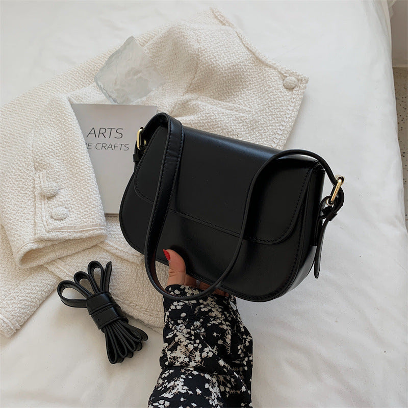 Avery - Crossbody Leather Saddle Bag