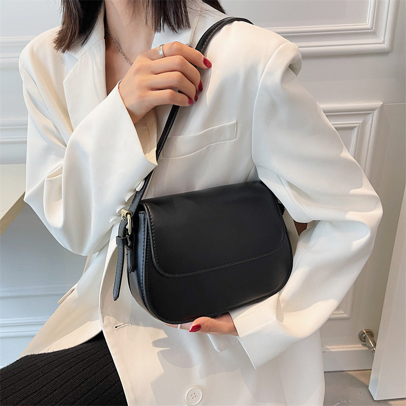 Avery - Crossbody Leather Saddle Bag
