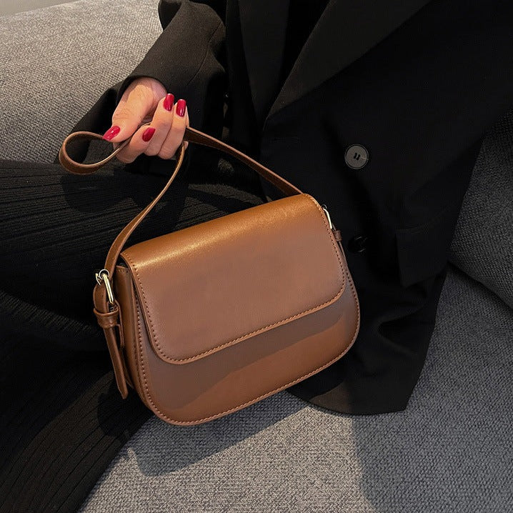 Avery - Crossbody Leather Saddle Bag