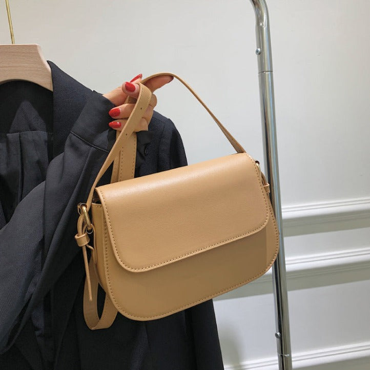 Avery - Crossbody Leather Saddle Bag