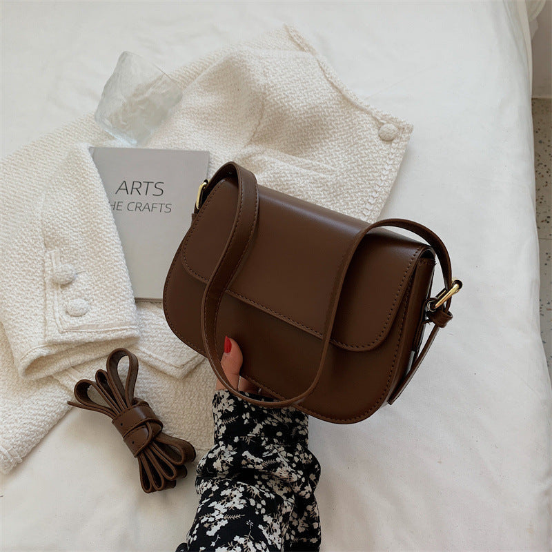 Avery - Crossbody Leather Saddle Bag
