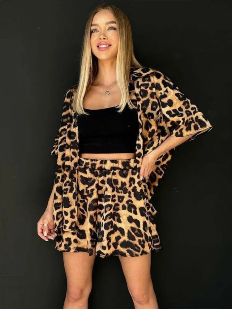 Mia™ - Elegant Leopard Print Two Piece Set