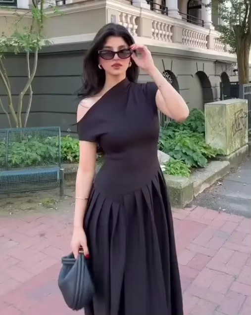 Lily™ - Elegant Pleated Dress