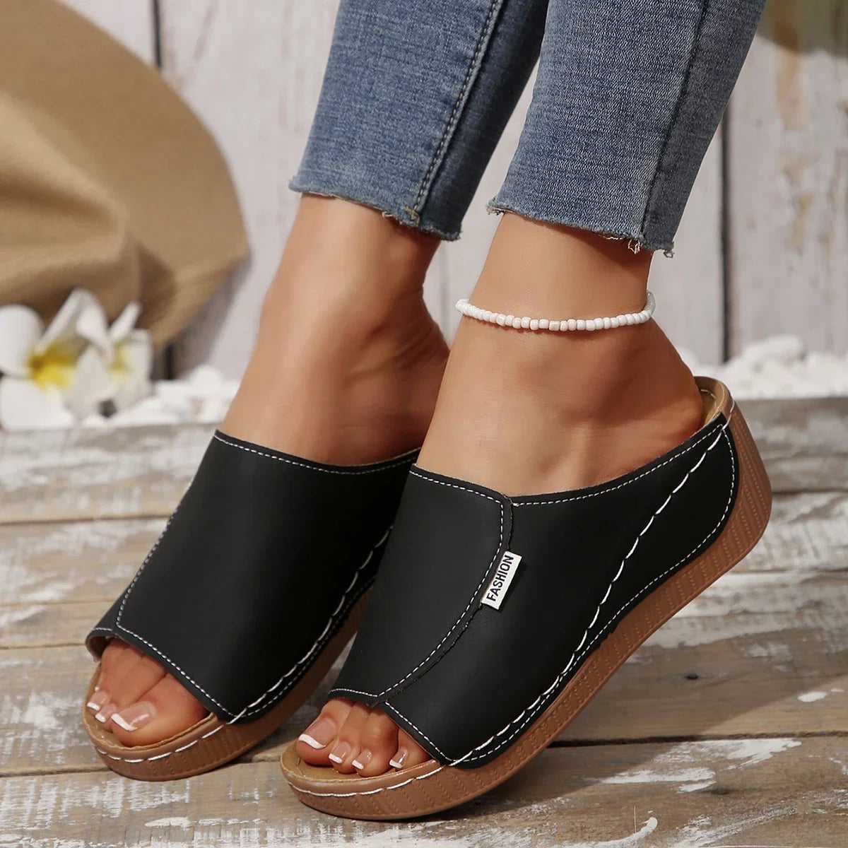 Ella™ - Casual Slip-On Sandals with Mid-Heel Platform